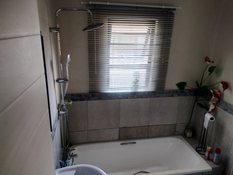 2 Bedroom Property for Sale in Navalsig Free State